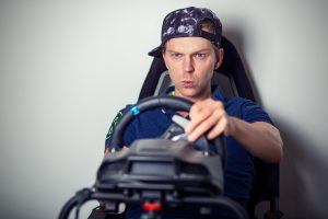 Jak bezpiecznie nauczyć się jeździć samochodem i zdobyć prawo jazdy w ciągu 6 miesięcy?